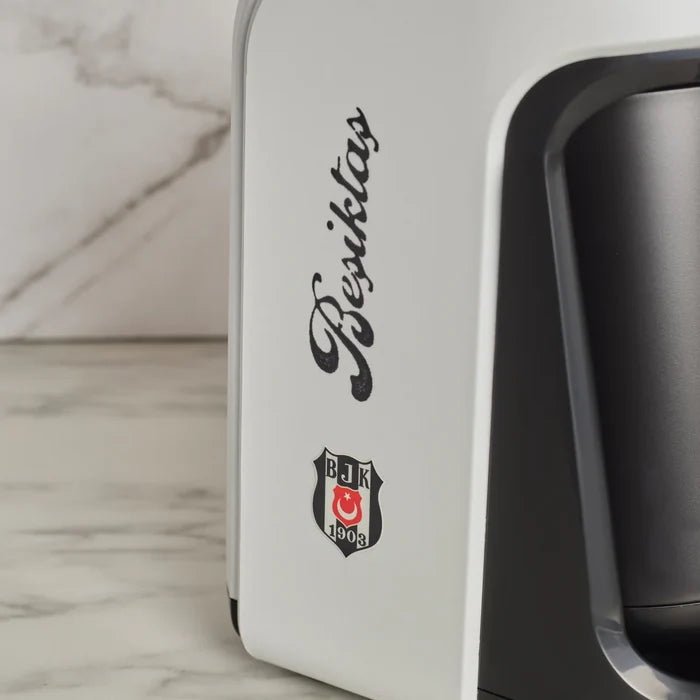 KARACA Karaca x Besiktas gelicentieerde Hatır Hüps Turkse koffiemachine met melkfunctie